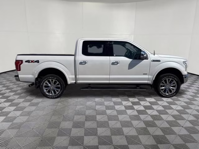 2016 White Platinum Metallic Tri-Coat Ford F-150 Lariat 4X4 Truck