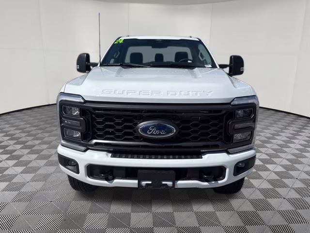 2024 Oxford White Ford Super Duty F-350 SRW XL 4X4 Truck