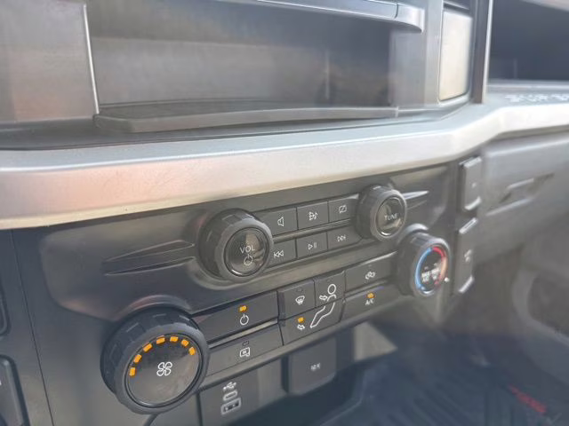 2024 Oxford White Ford Super Duty F-350 SRW XL 4X4 Truck