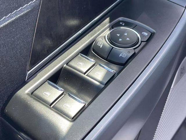 2023 White Metallic Ford F-150 Lariat 4X4 Truck