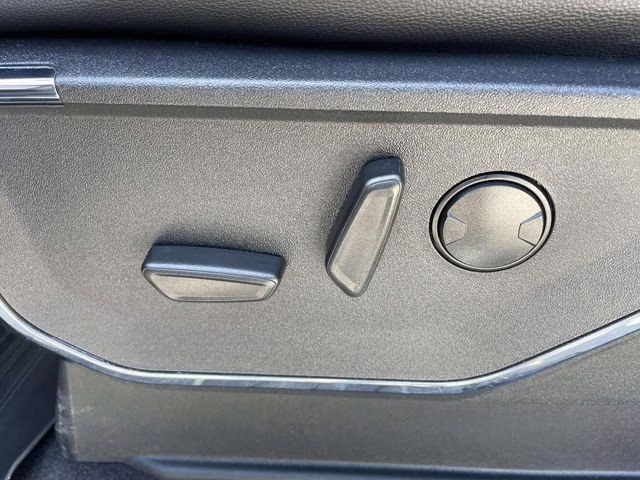 2023 White Metallic Ford F-150 Lariat 4X4 Truck