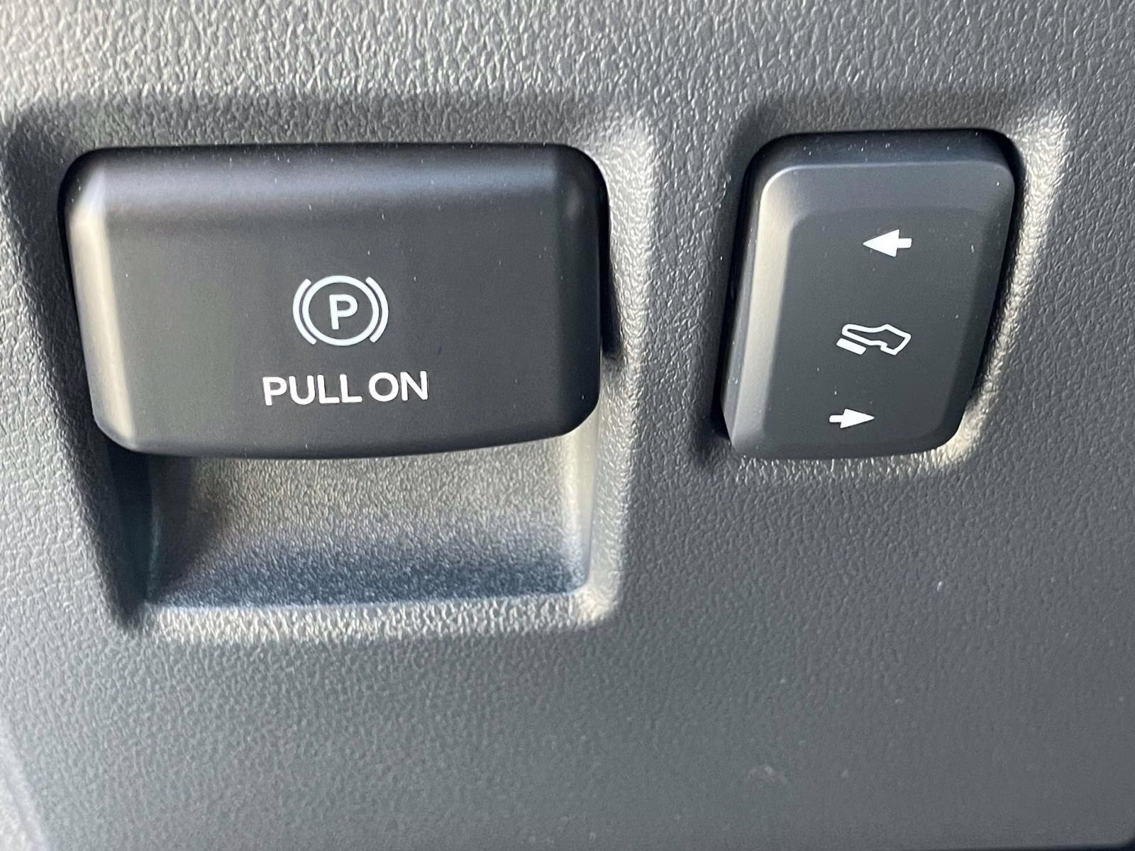 2023 White Metallic Ford F-150 Lariat 4X4 Truck