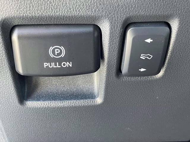 2023 White Metallic Ford F-150 Lariat 4X4 Truck