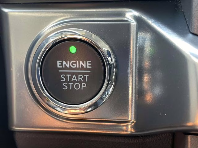 2023 White Metallic Ford F-150 Lariat 4X4 Truck