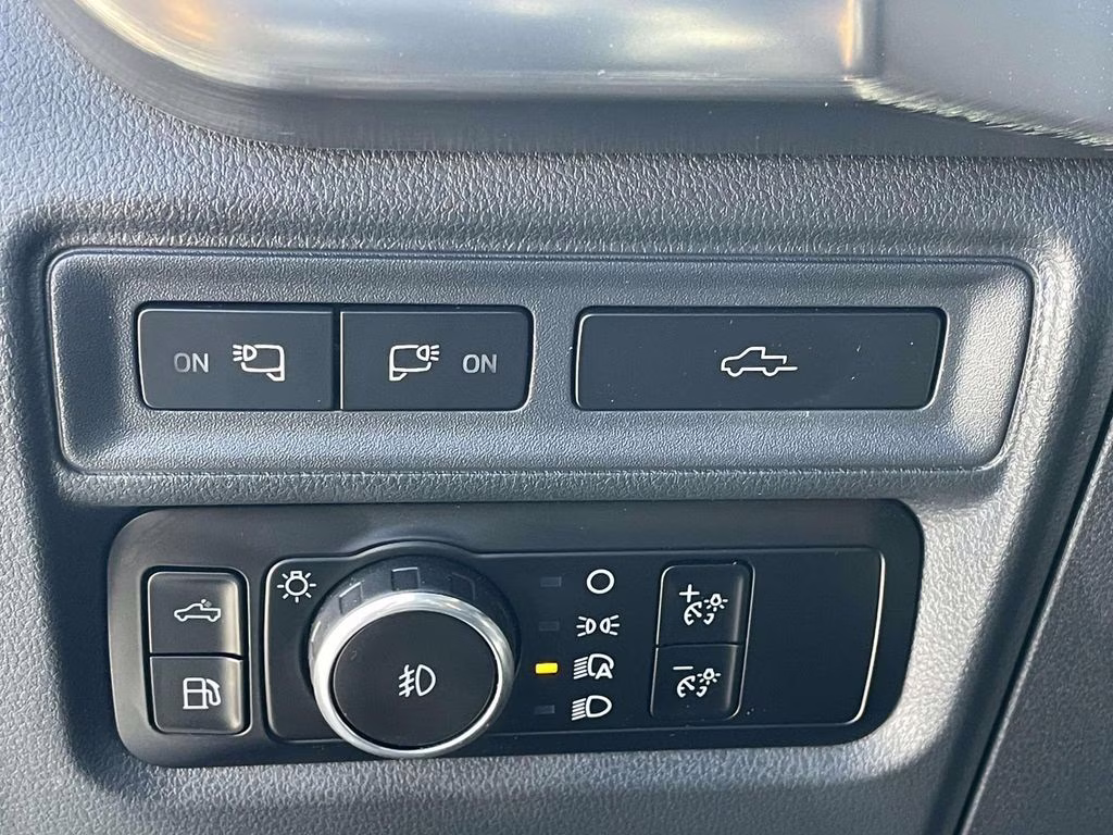 2023 White Metallic Ford F-150 Lariat 4X4 Truck