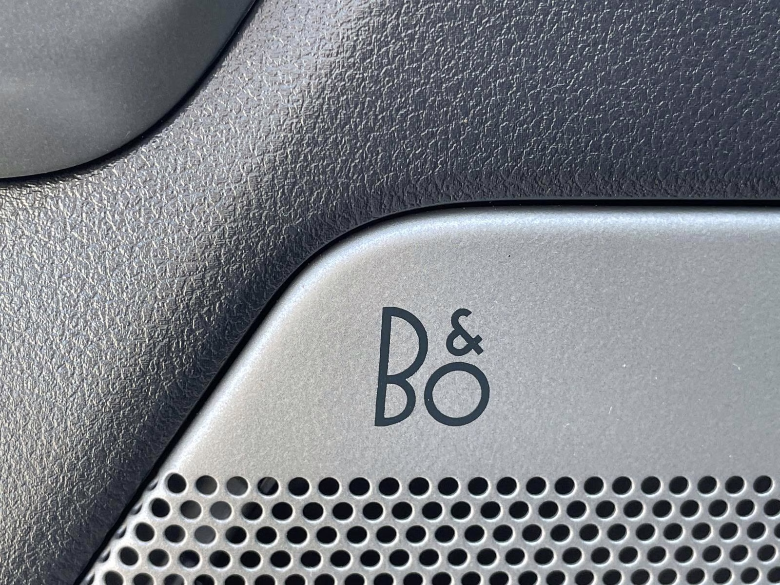 2023 White Metallic Ford F-150 Lariat 4X4 Truck