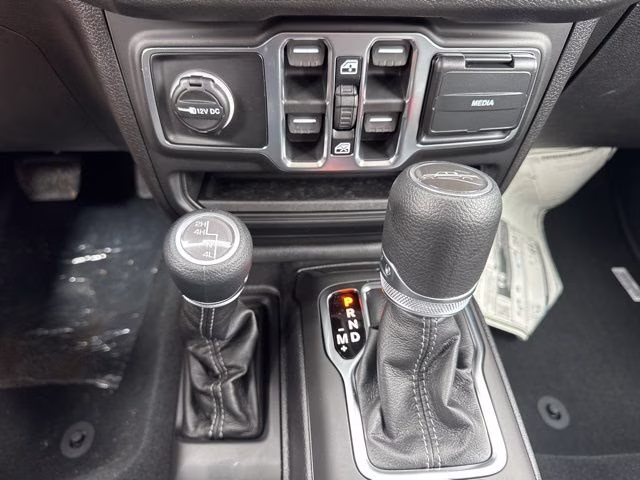2026 Anvil Clearcoat Jeep Gladiator Sport 4X4 Truck