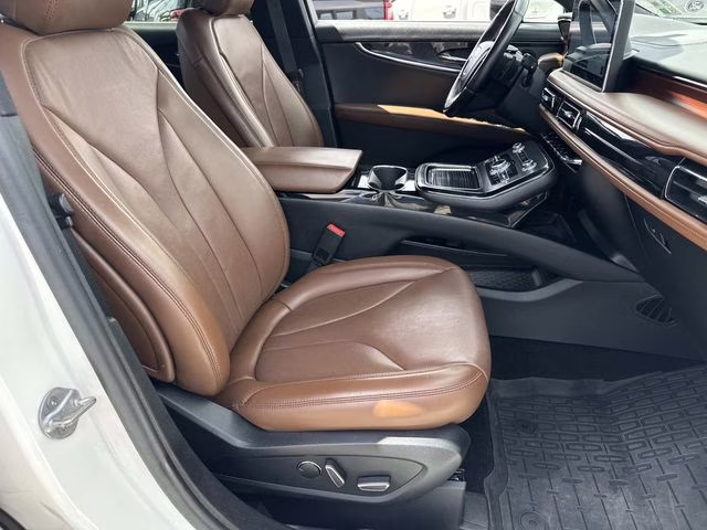 2021 White Lincoln Nautilus Reserve AWD SUV