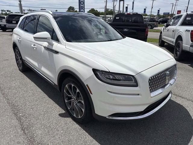 2021 White Lincoln Nautilus Reserve AWD SUV
