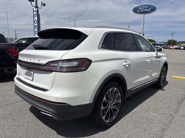 2021 White Lincoln Nautilus Reserve AWD SUV