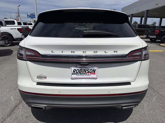 2021 White Lincoln Nautilus Reserve AWD SUV
