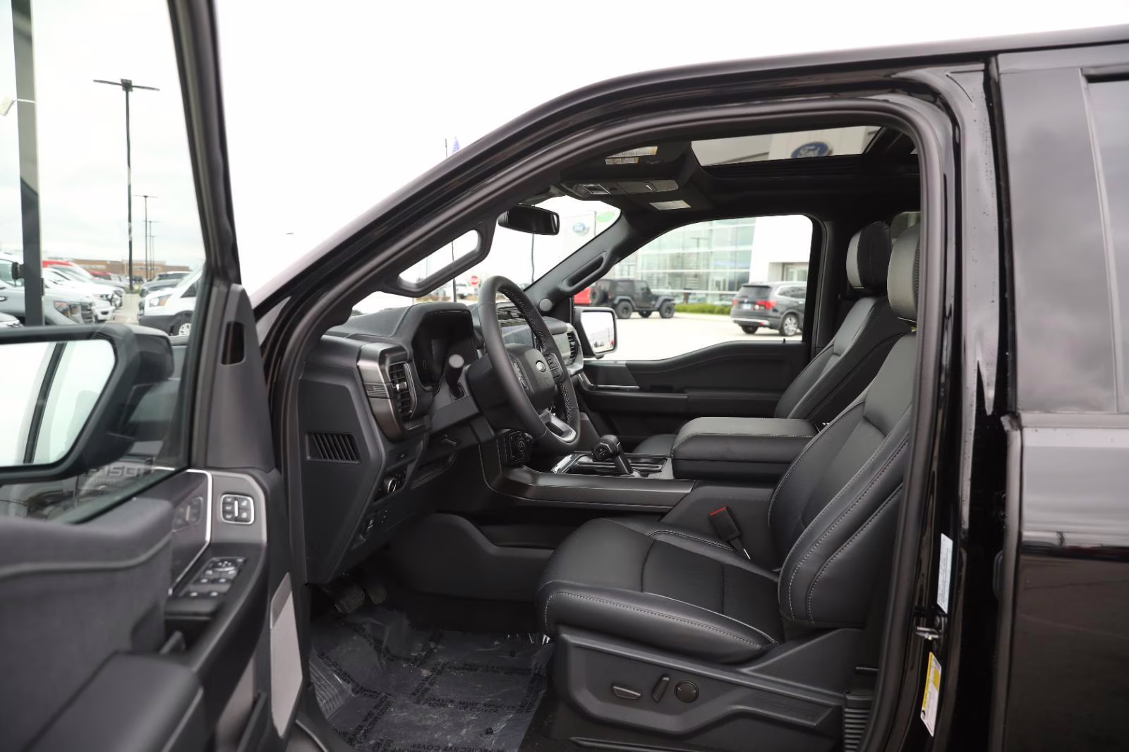 2026 Agate Black Metallic Ford F-150 LARIAT 4X4 Truck