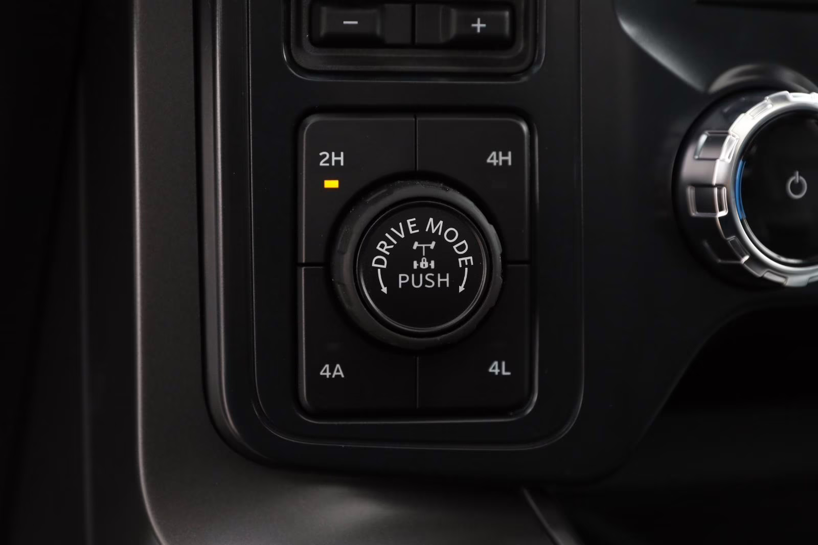 2026 Agate Black Metallic Ford F-150 LARIAT 4X4 Truck