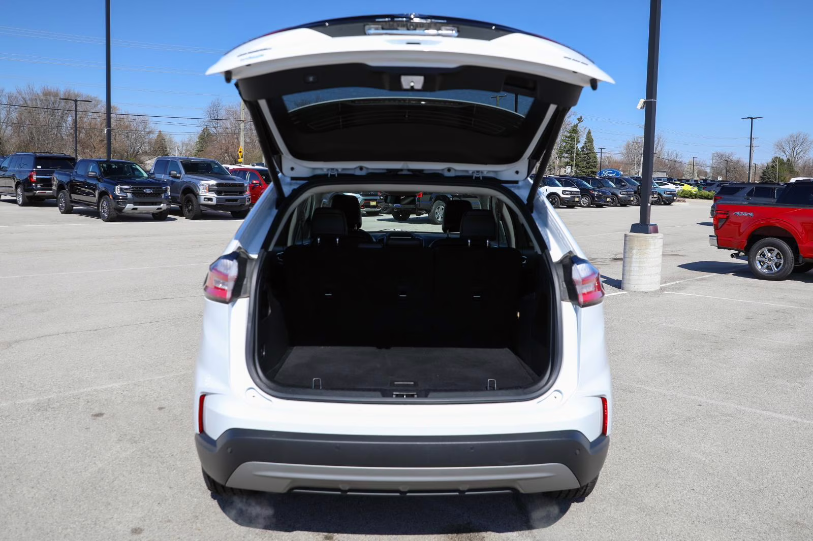2023 Oxford White Ford Edge SEL AWD SUV