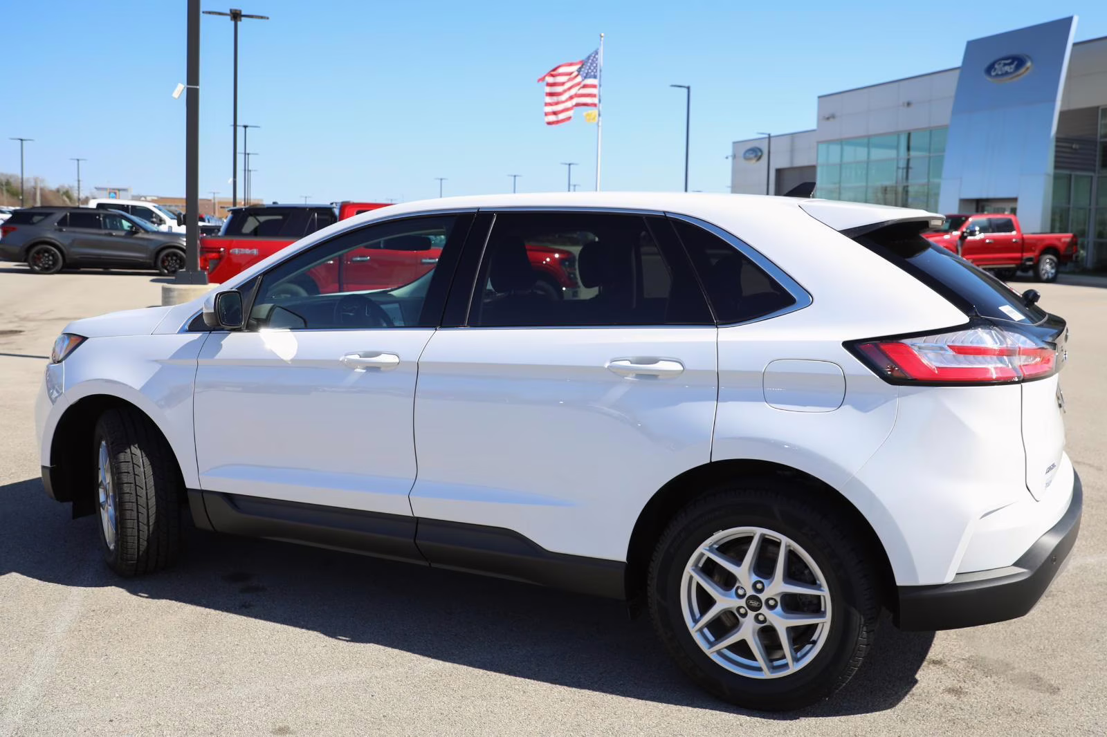 2023 Oxford White Ford Edge SEL AWD SUV