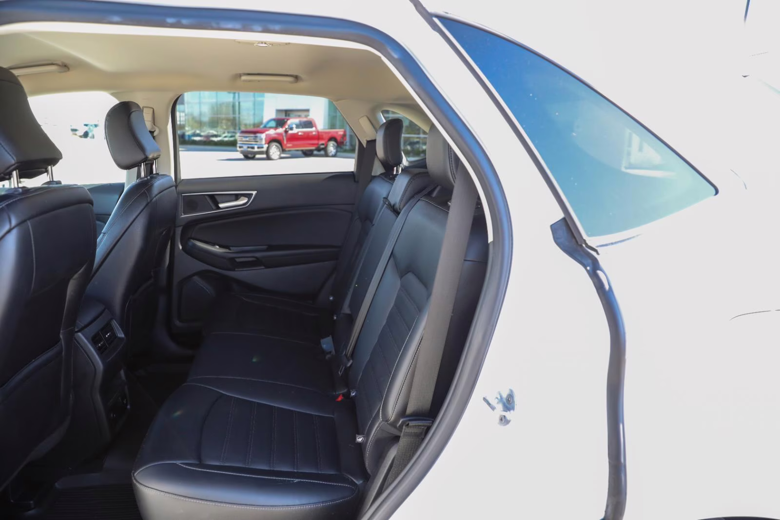 2023 Oxford White Ford Edge SEL AWD SUV