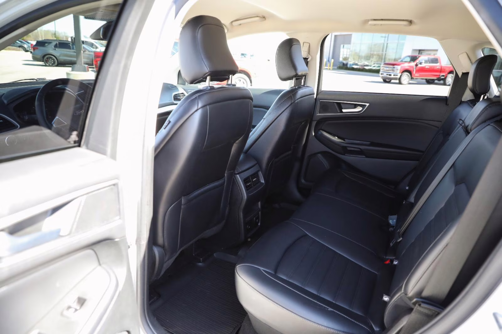 2023 Oxford White Ford Edge SEL AWD SUV