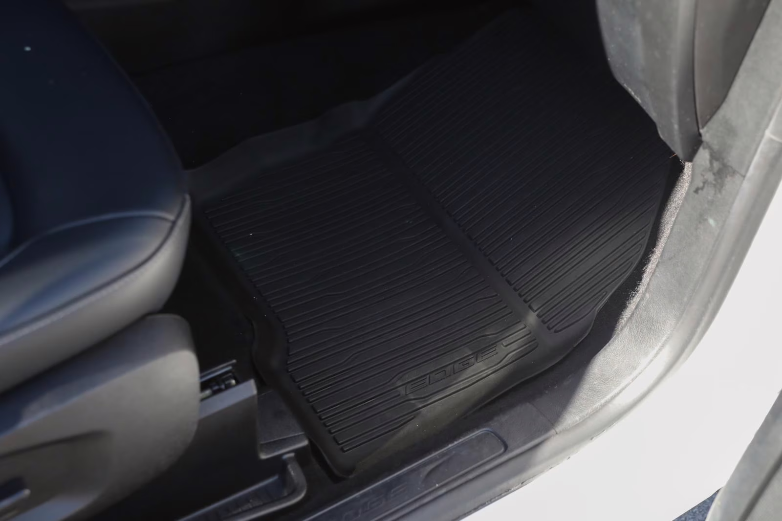 2023 Oxford White Ford Edge SEL AWD SUV