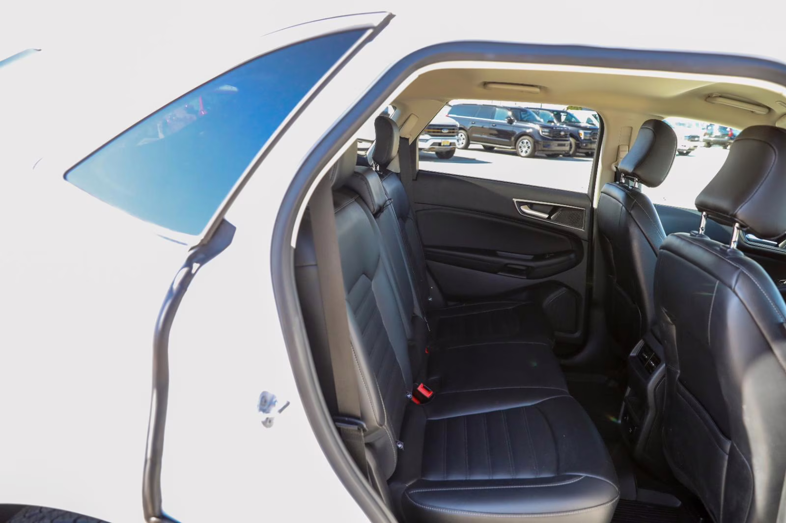 2023 Oxford White Ford Edge SEL AWD SUV