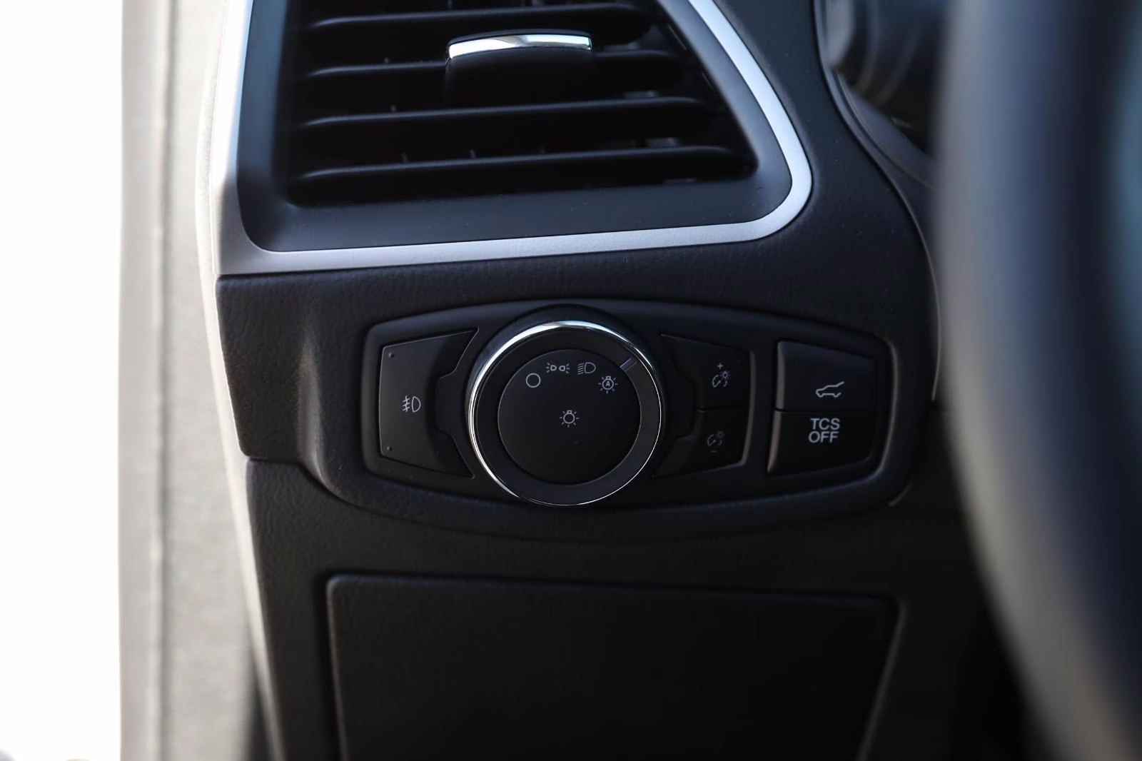 2023 Oxford White Ford Edge SEL AWD SUV