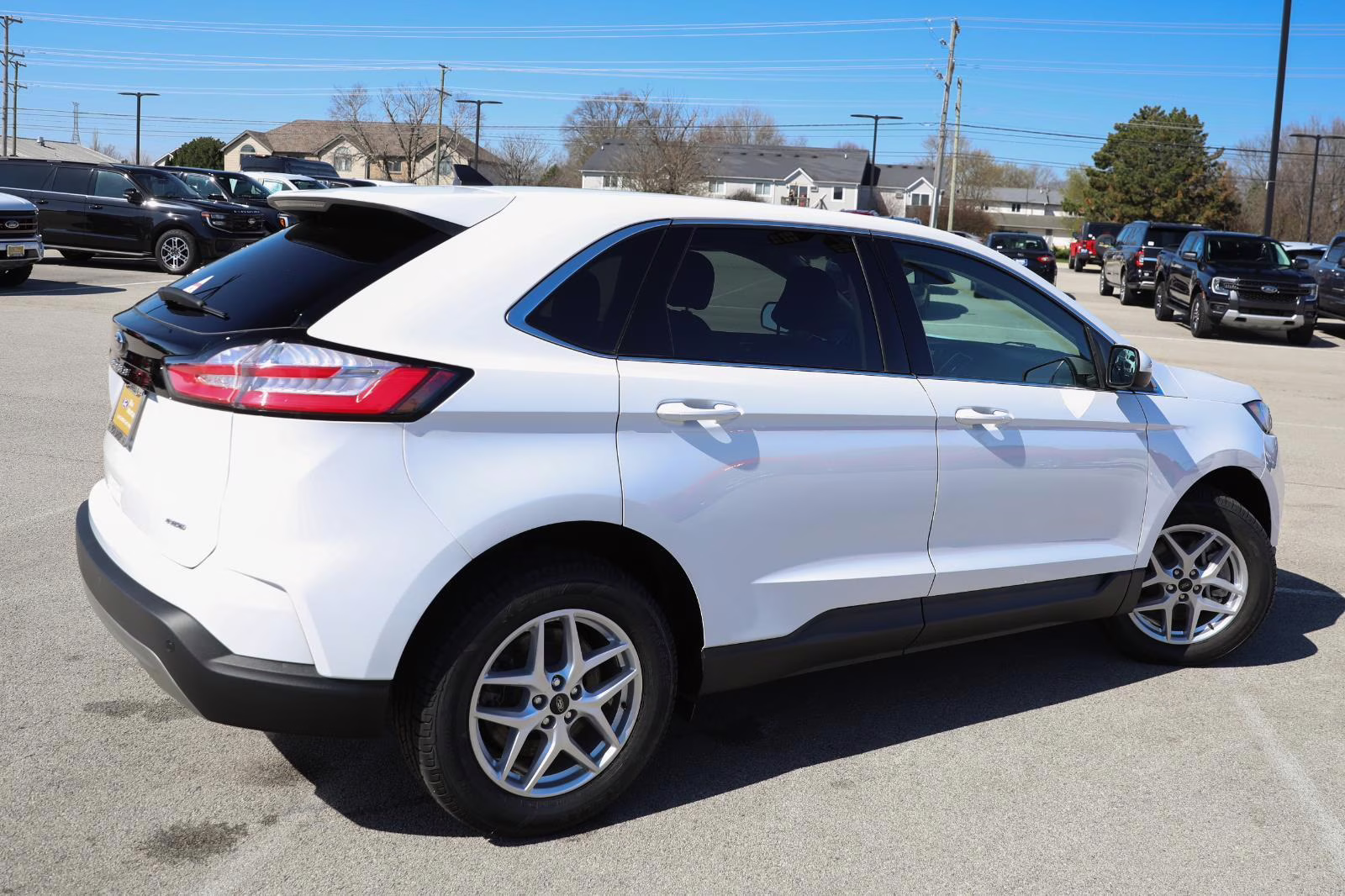 2023 Oxford White Ford Edge SEL AWD SUV