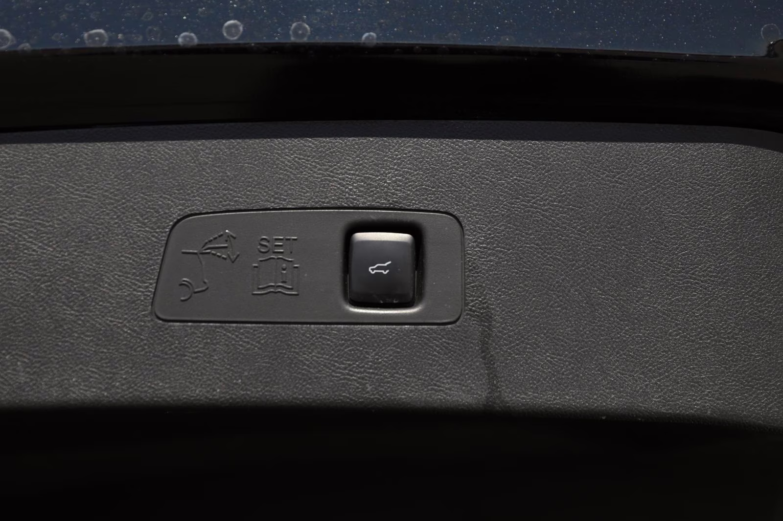 2023 Infinite Black Lincoln Corsair Reserve FWD SUV