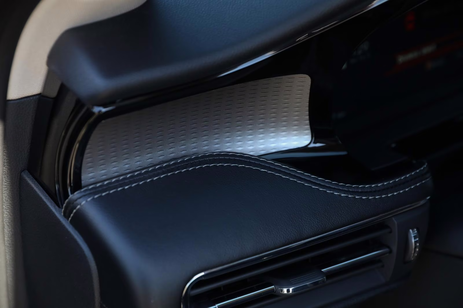 2023 Infinite Black Lincoln Corsair Reserve FWD SUV