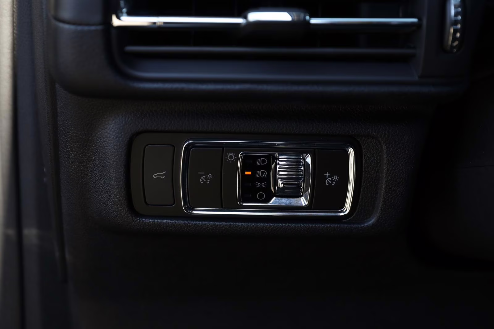 2023 Infinite Black Lincoln Corsair Reserve FWD SUV