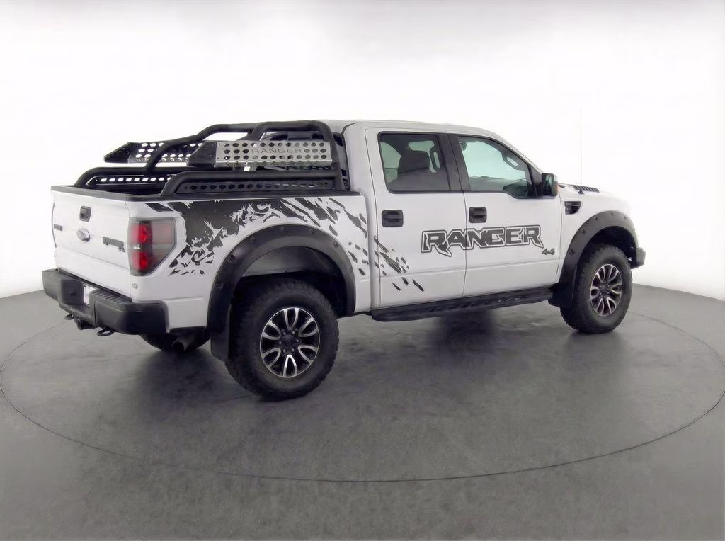 2014 Oxford White Ford F-150 SVT Raptor 4X4 Truck