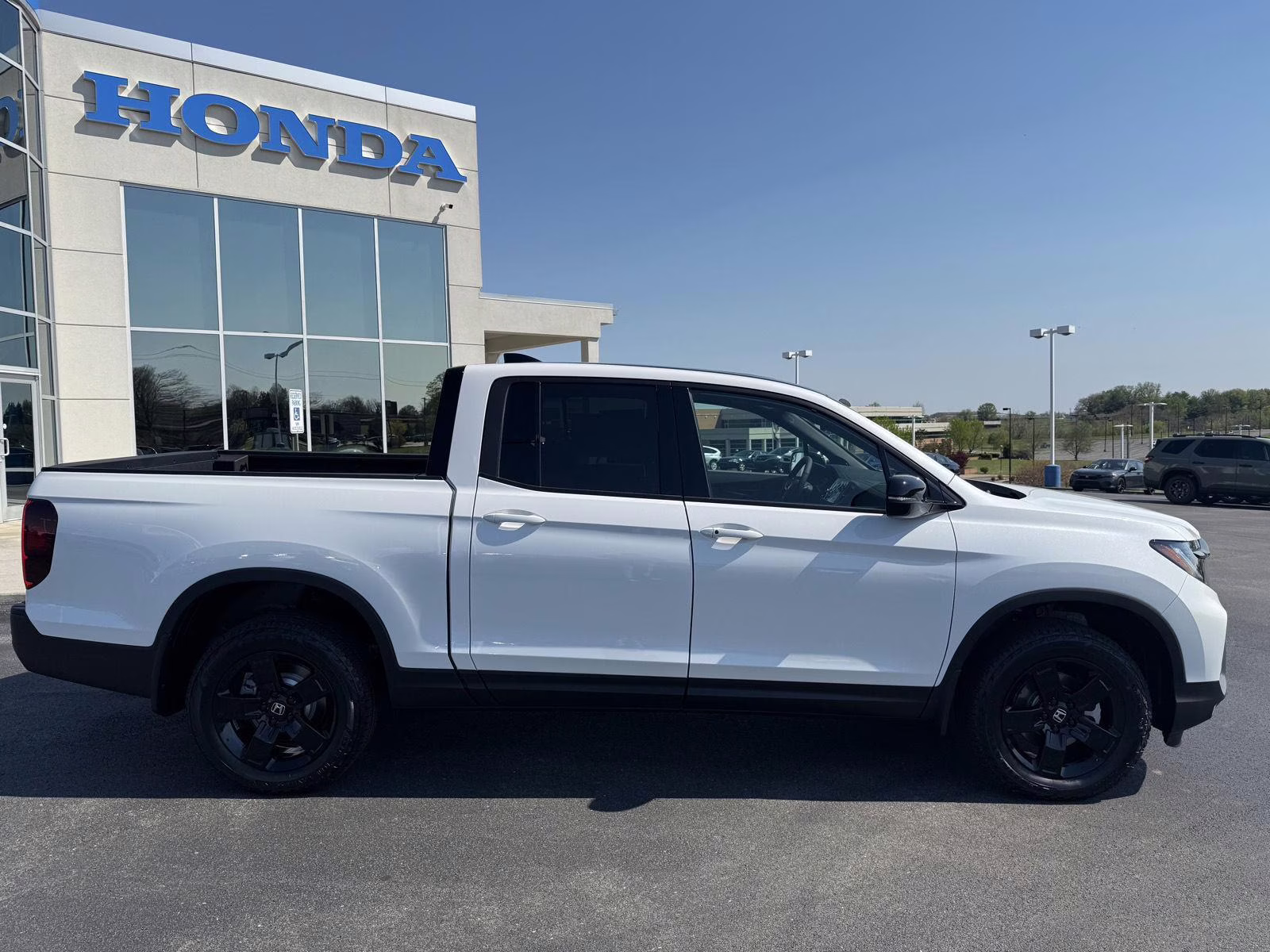 2026 Platinum White Pearl Honda Ridgeline Black Edition Two-Tone AWD Truck