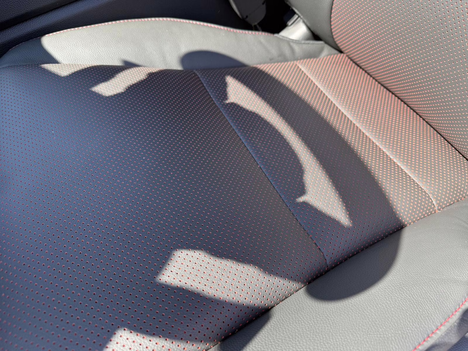 2026 Platinum White Pearl Honda Ridgeline Black Edition Two-Tone AWD Truck