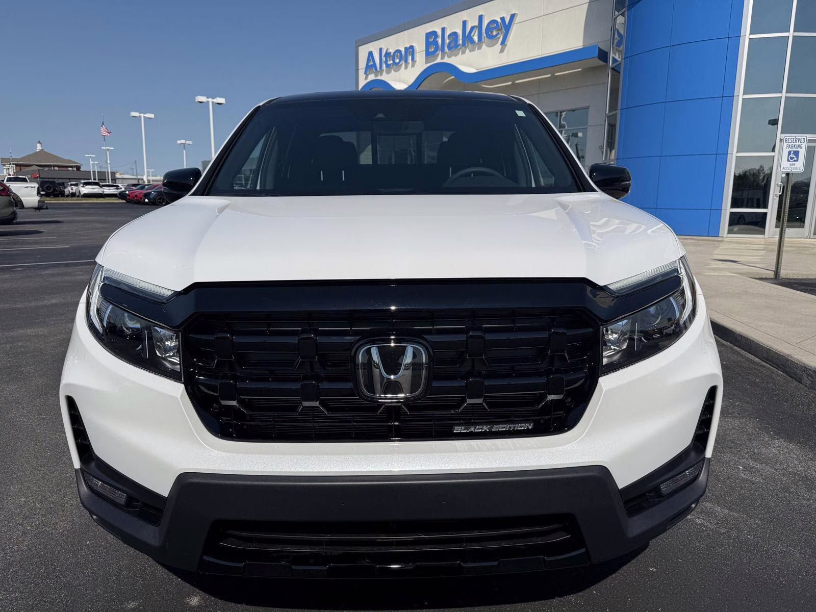 2026 Platinum White Pearl Honda Ridgeline Black Edition Two-Tone AWD Truck