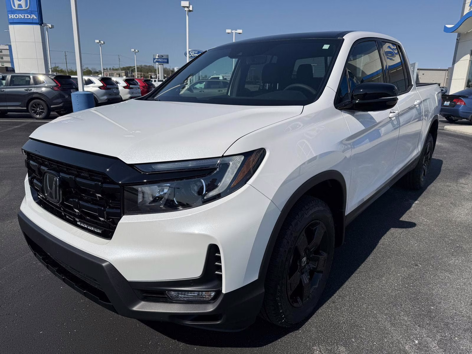 2026 Platinum White Pearl Honda Ridgeline Black Edition Two-Tone AWD Truck