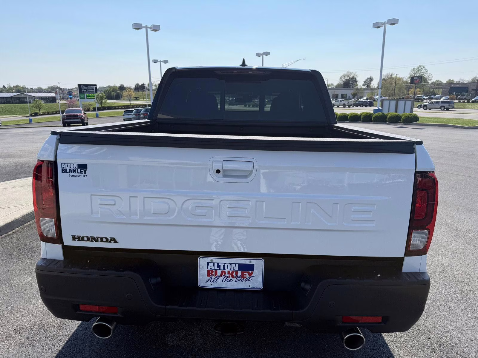 2026 Platinum White Pearl Honda Ridgeline Black Edition Two-Tone AWD Truck