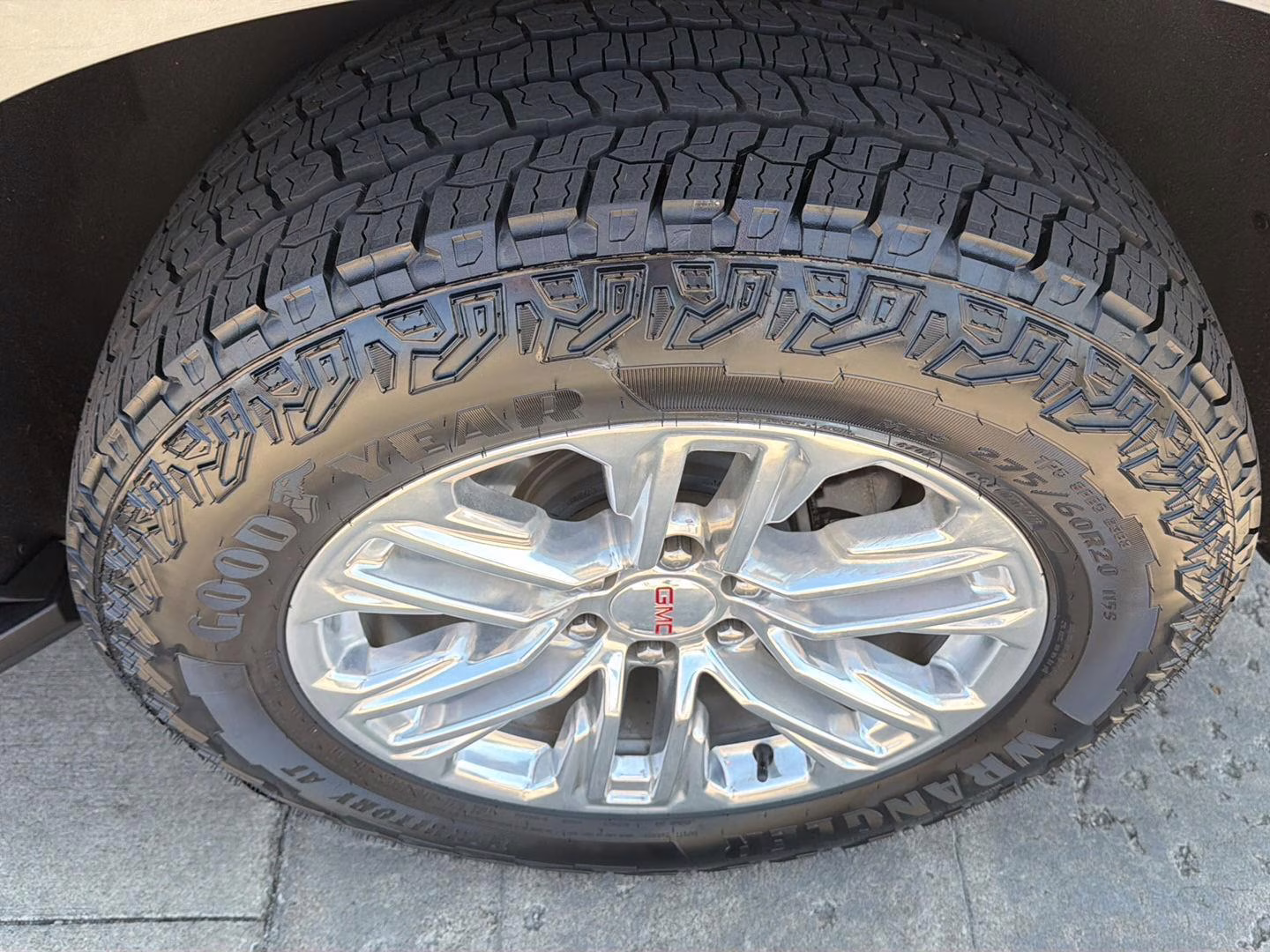 2022 Satin Steel Metallic GMC Yukon SLT 4X4 SUV