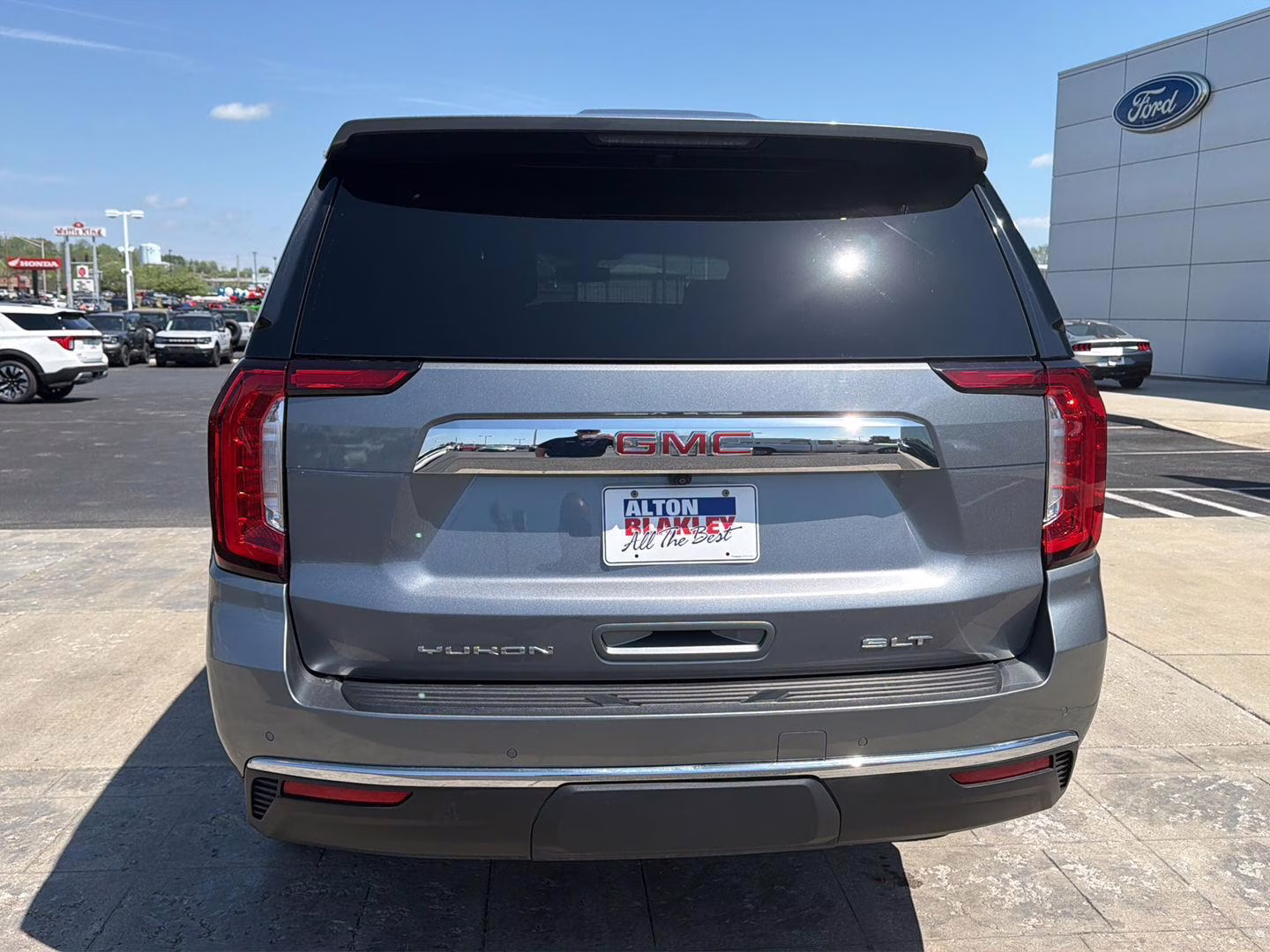 2022 Satin Steel Metallic GMC Yukon SLT 4X4 SUV
