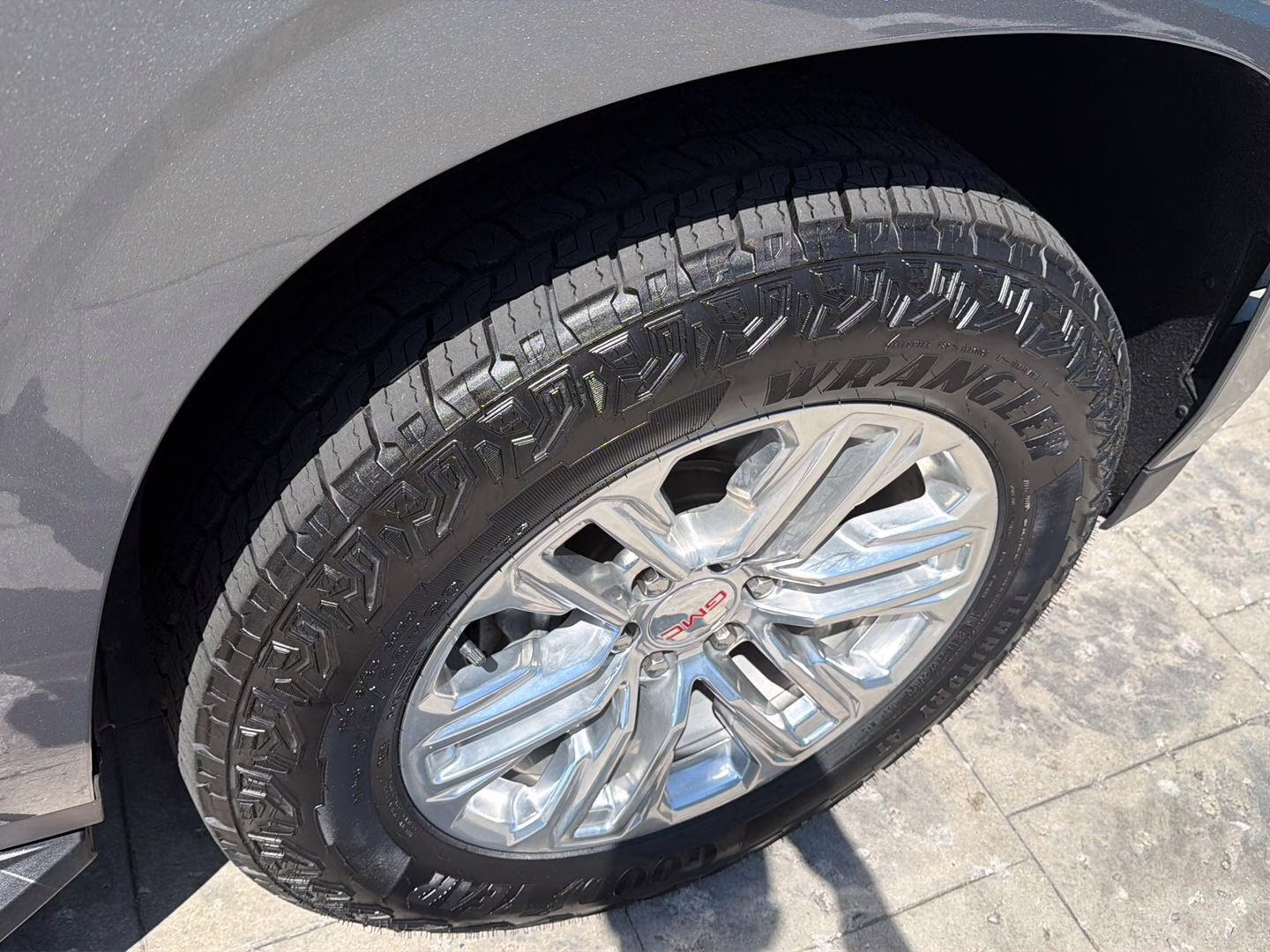2022 Satin Steel Metallic GMC Yukon SLT 4X4 SUV