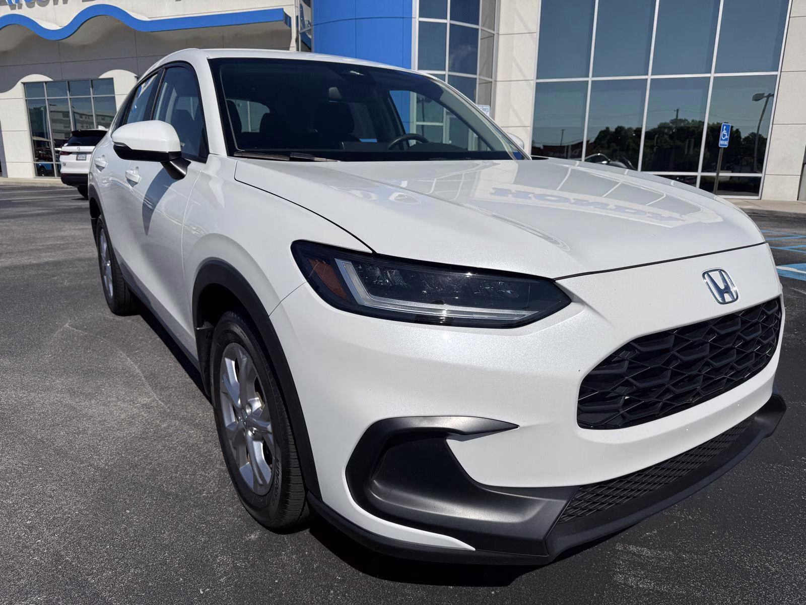 2023 Platinum White Pearl Honda HR-V LX AWD SUV