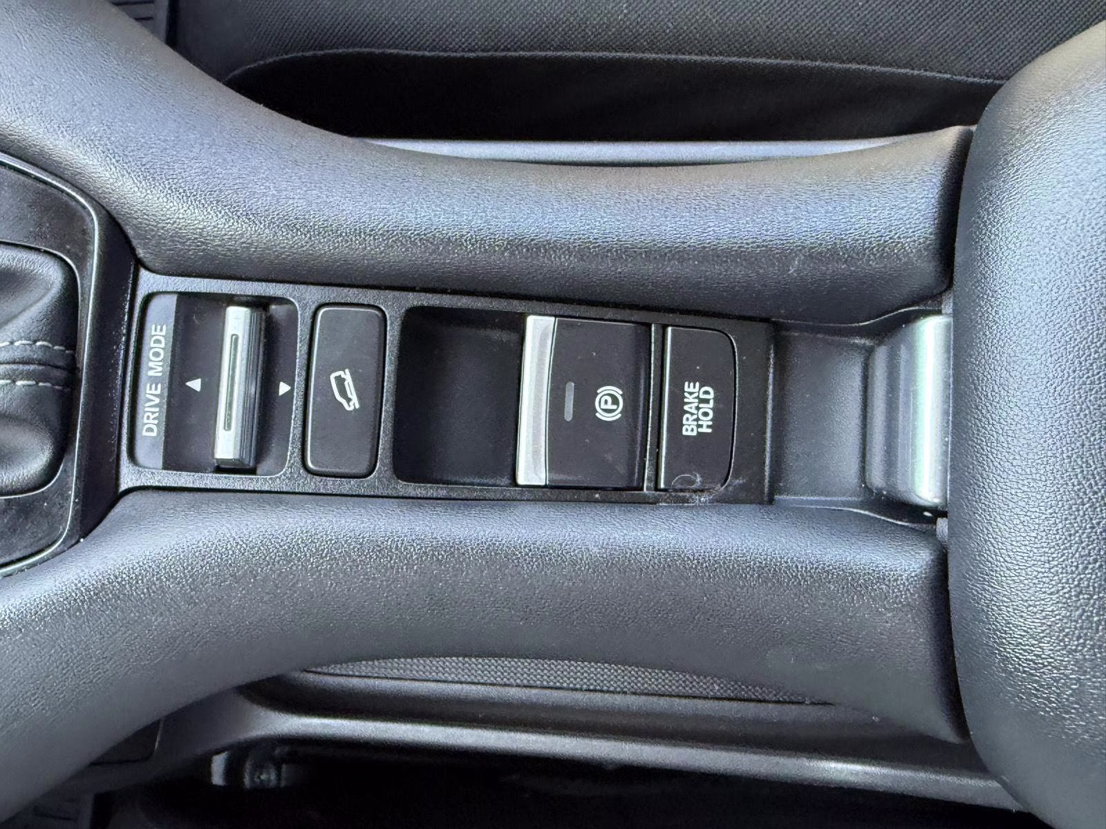 2023 Platinum White Pearl Honda HR-V LX AWD SUV