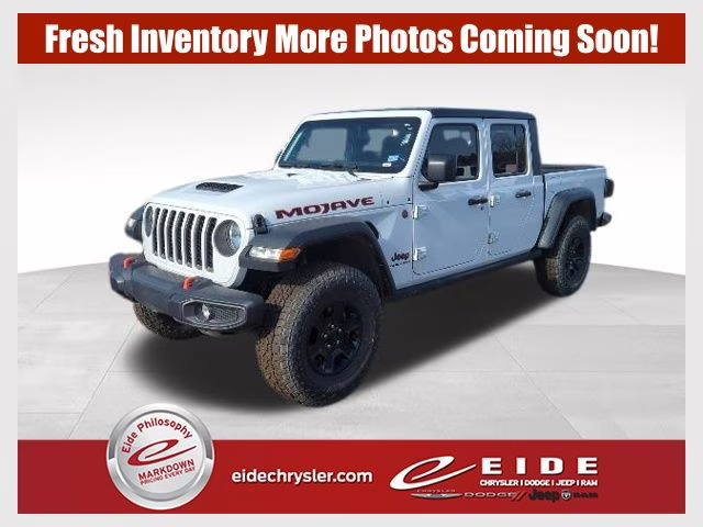 2022 Bright White Clearcoat Jeep Gladiator Mojave 4X4 Truck