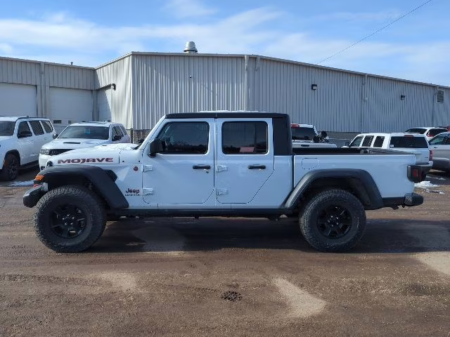 2022 Bright White Clearcoat Jeep Gladiator Mojave 4X4 Truck