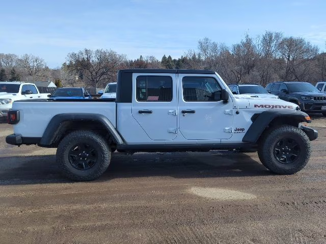 2022 Bright White Clearcoat Jeep Gladiator Mojave 4X4 Truck