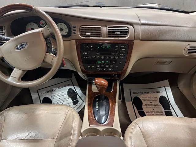 2005 Vibrant White Clearcoat Ford Taurus SEL FWD Sedan
