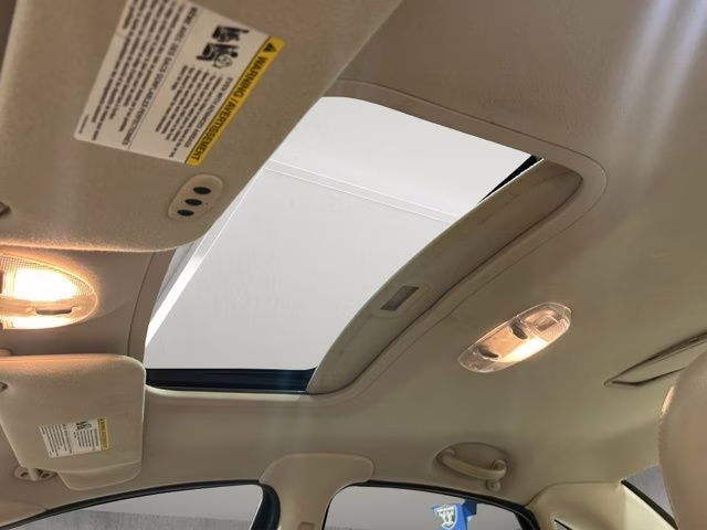 2005 Vibrant White Clearcoat Ford Taurus SEL FWD Sedan