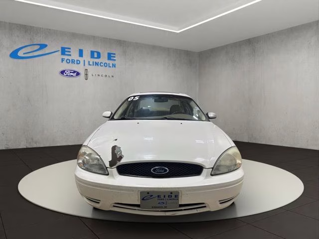 2005 Vibrant White Clearcoat Ford Taurus SEL FWD Sedan