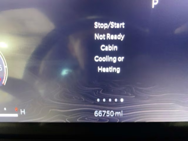 2022 Diamond Black Crystal Pearlcoat Jeep Grand Cherokee Altitude 4X4 SUV