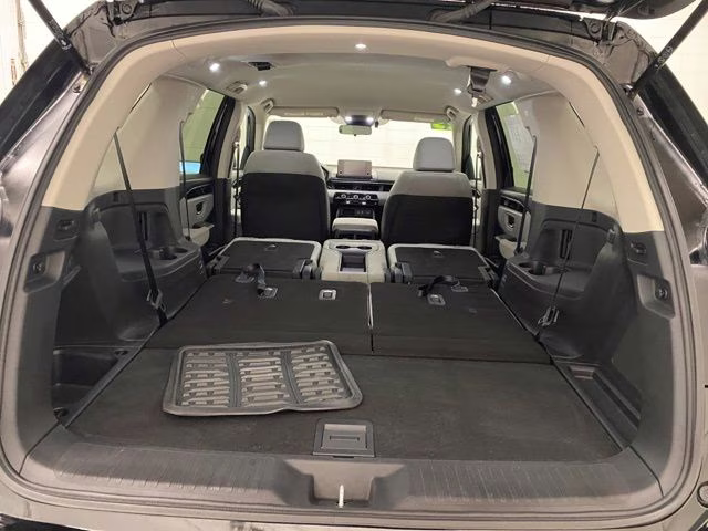 2023 Crystal Black Pearl Honda Pilot LX AWD SUV