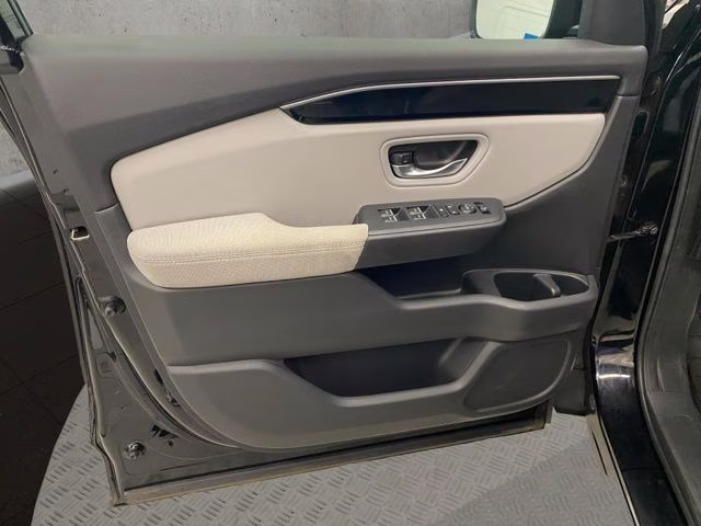 2023 Crystal Black Pearl Honda Pilot LX AWD SUV