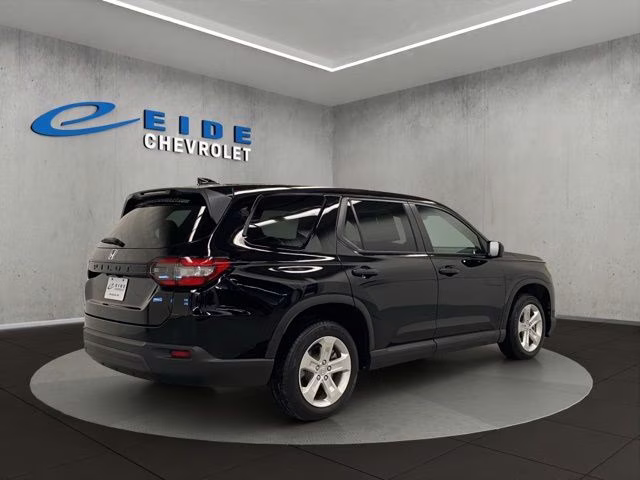 2023 Crystal Black Pearl Honda Pilot LX AWD SUV