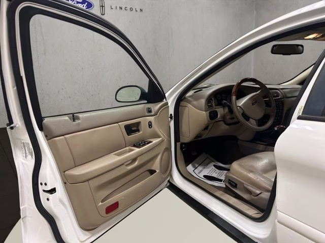 2005 Vibrant White Clearcoat Ford Taurus SEL FWD Sedan